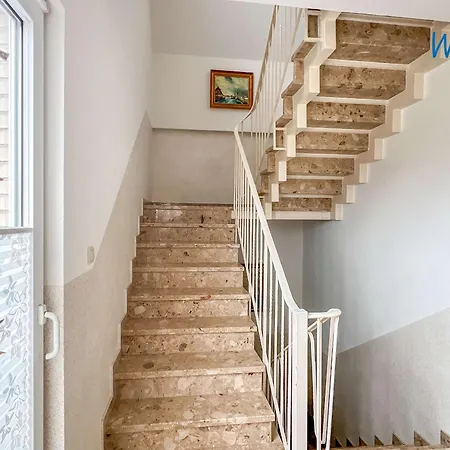 Apartmenthaus Roberta Leuchtturm Apartment